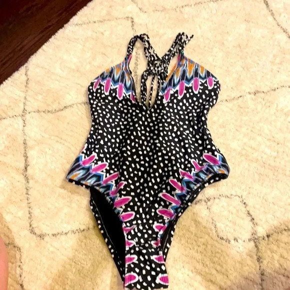 Bar III Brand New One Piece Swimsuit NWT - Picture 2 of 9